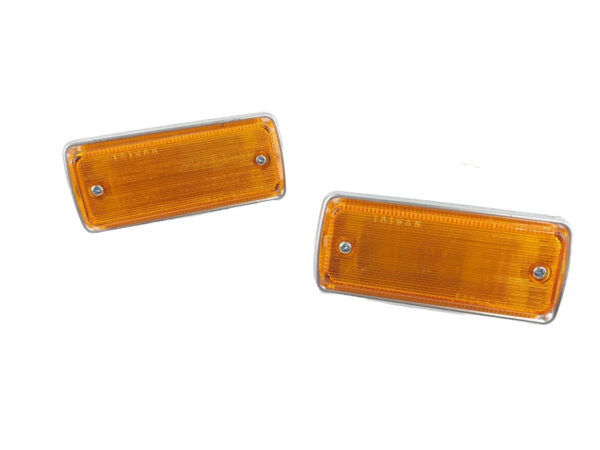A8155 NISSAN 620 1972--79 Side & Fender Lamps | 26160-B5100 | 26165-B5100 |  | A8155 | Amber Lens