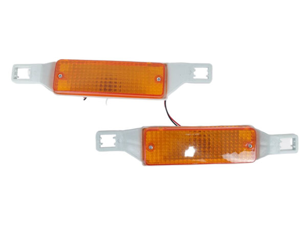 A8158 TOYOTA Hilux / Pickup 1982--83 Bumper Lamps | 81510-89123 | 81520-89123 |  | A8158 | Amber Lens