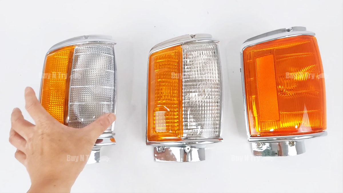 Details between TOYOTA PICKUP/HILUX 1984-1988 4X2 4X4 Corner Lights-1