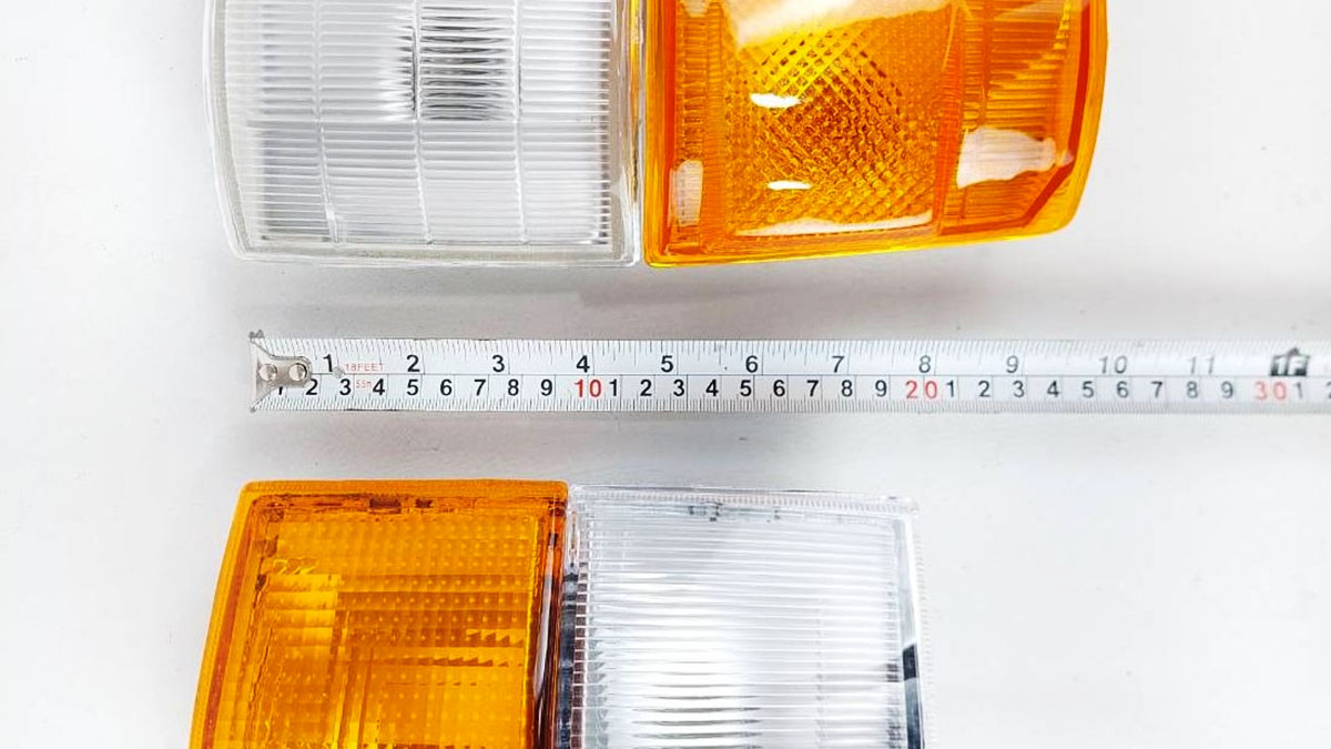 Private Toyota Hiace Corner Light Comparison YH51 vs. YH65