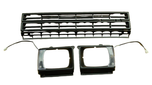 Z1088 TOYOTA Hilux / Pickup 1982--83 Grille | 81620-39545 | 81610-39545 |  | Z1088 | Matt Black